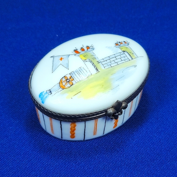 Vintage Limoges Porcelain Pill/Trinket Box